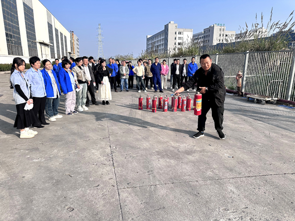 灭火器讲解1亮（网）.jpg